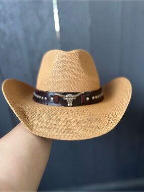 Women’s Straw Cowgirl Hat with Brown Leather Band